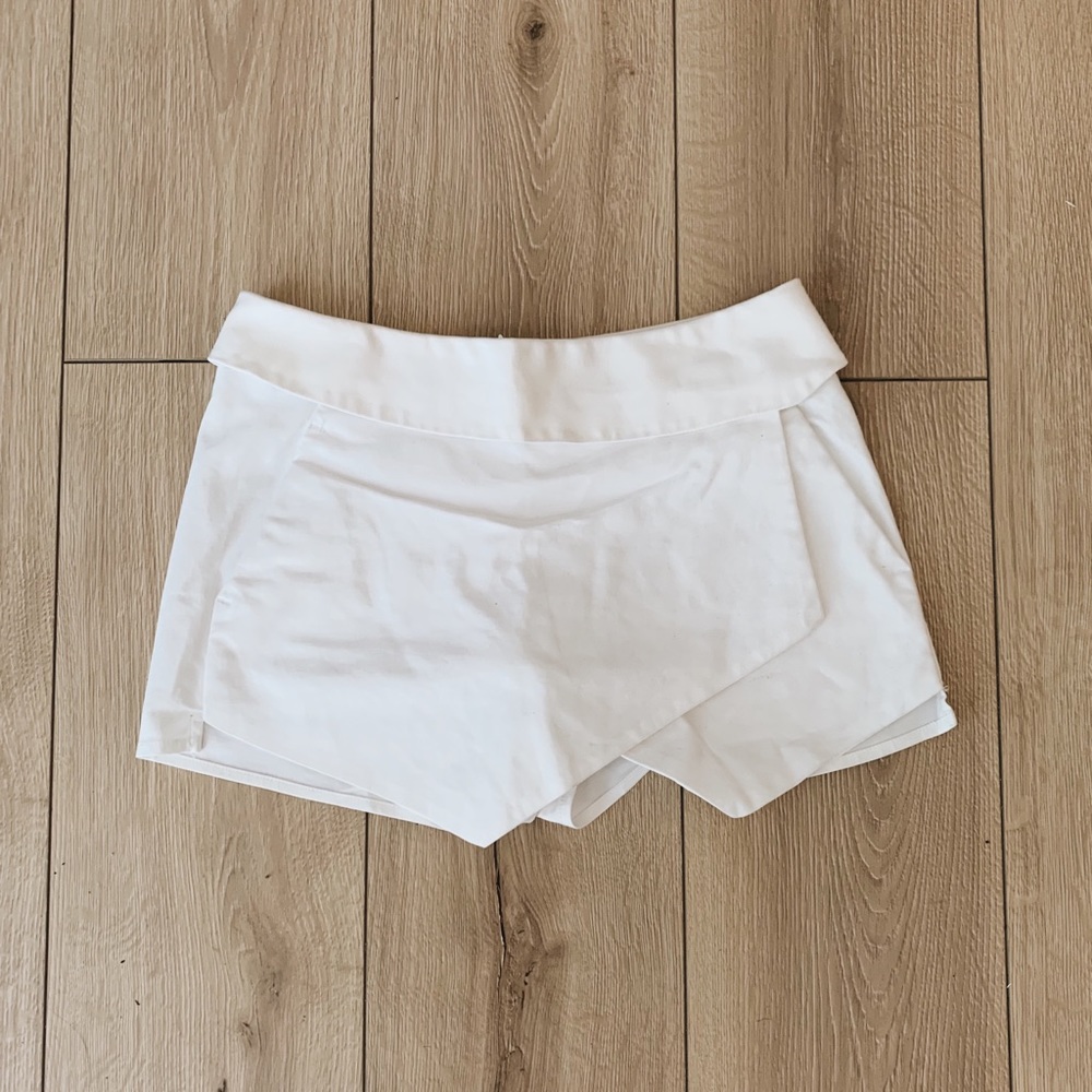 Aritzia Talula Envelope Skort